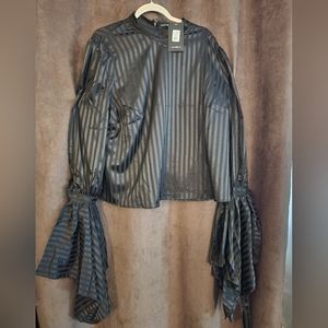 Fashion Nova 2 xl bell sleeve top